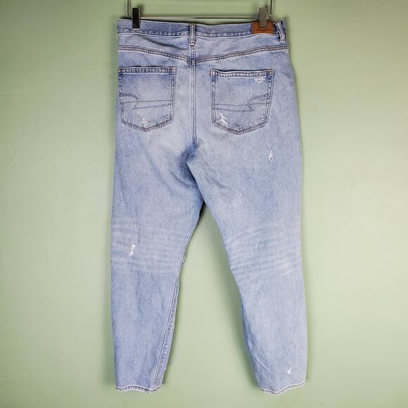 American Eagle Outfitters Light Wash Distressed Mom Jeans Size 12 - Picture 2 of 7